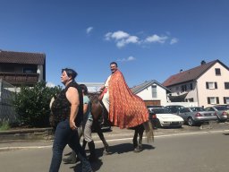 Pfarrer hoch zu Ross